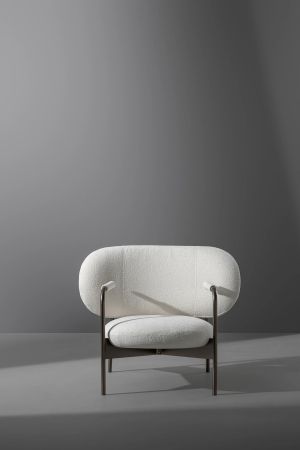 Cross Lounge