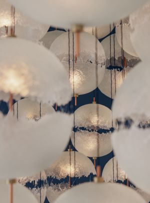PostKrisi Chandelier