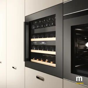 Колекция College