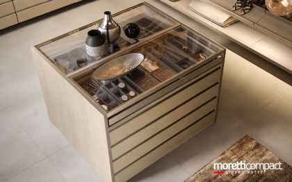 I721 by Moretti