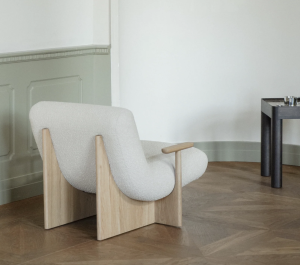KIVO lounge chair / natural oak