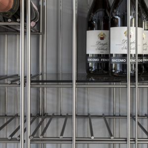 Metrica wine by Mogg