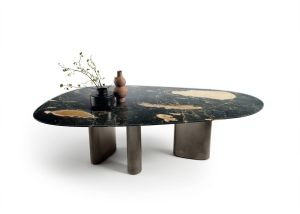Hoa Table