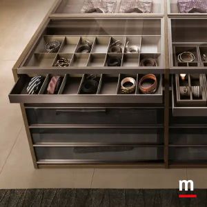 I725 by Moretti